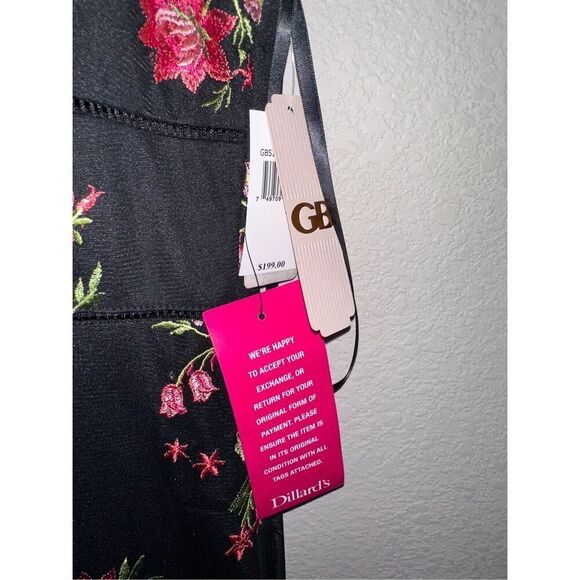 NWT Gianni Bini Floral Embroidered Formal Dress - Picture 3 of 8